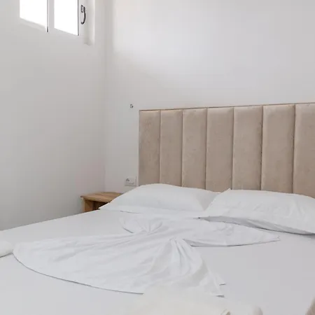 Twins Apartment *