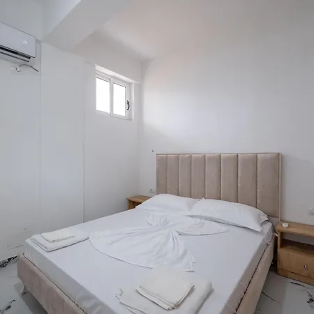 Twins Apartment *